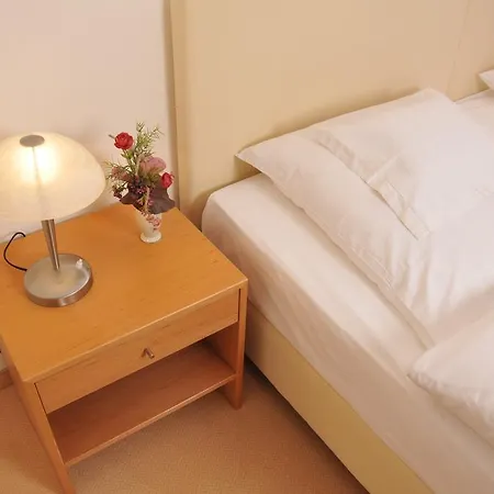 Benelux 3*